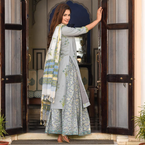 Swirling Suit Set