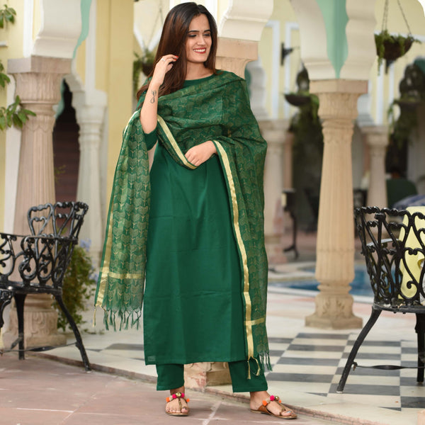 Plain Suit & Doriya Dupatta