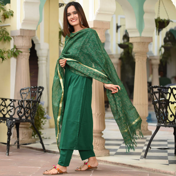 Plain Suit & Doriya Dupatta